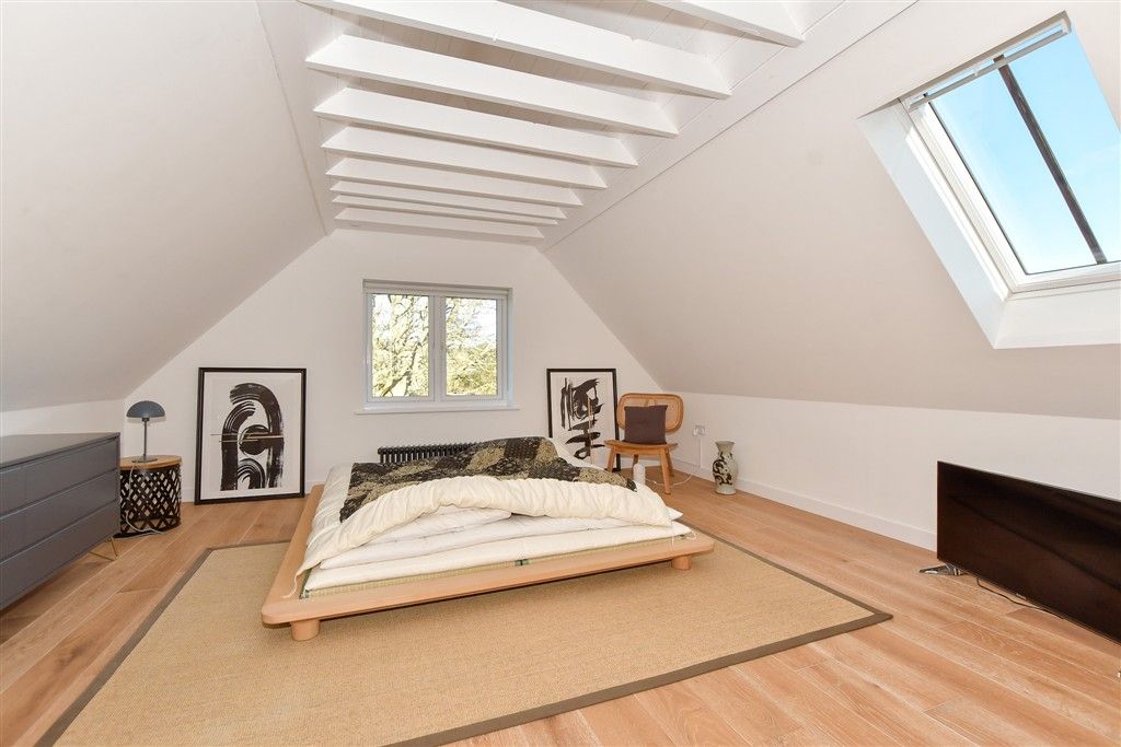 Property photo 2 of 16 Bedroom 1