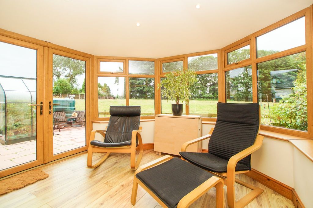 Property photo 2 of 24 Conservatory
