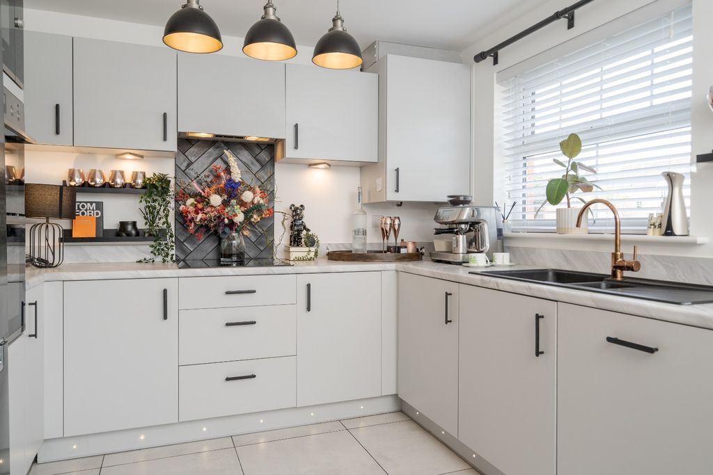 Property photo 2 of 33 2355084