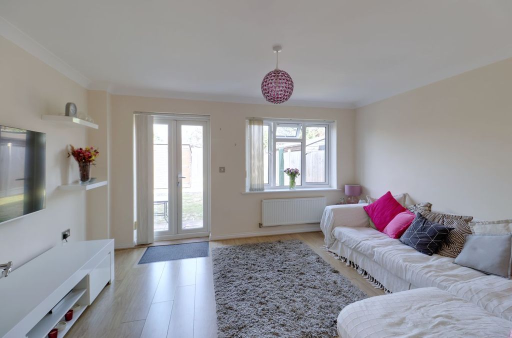 Property photo 2 of 18