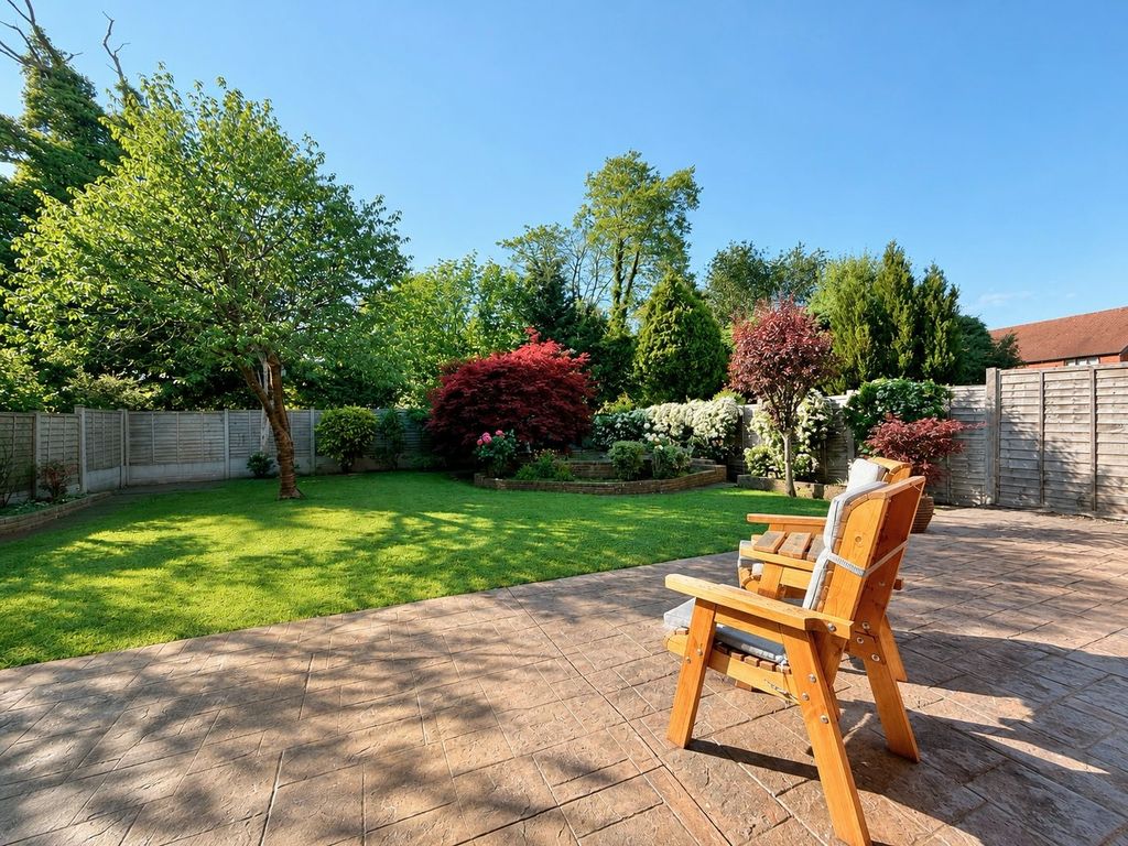 Property photo 2 of 27