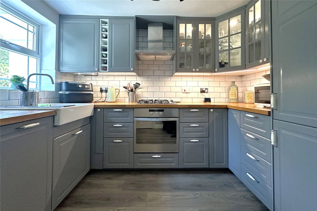 Property photo 3 of 24 Picture No. 39