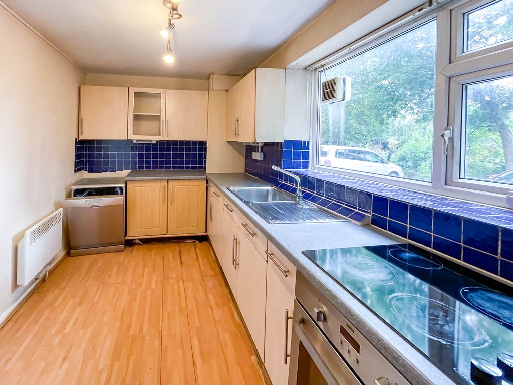 Property photo 3 of 7 44381159.Jpg