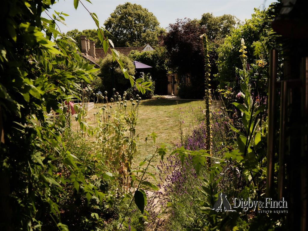 Property photo 2 of 35