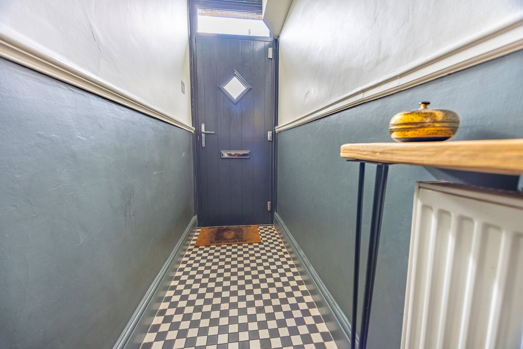 Property photo 3 of 42