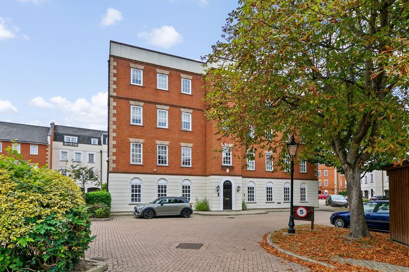 Property photo 1 of 20 Ann Boleyn House, Queens Reach, East Molesey