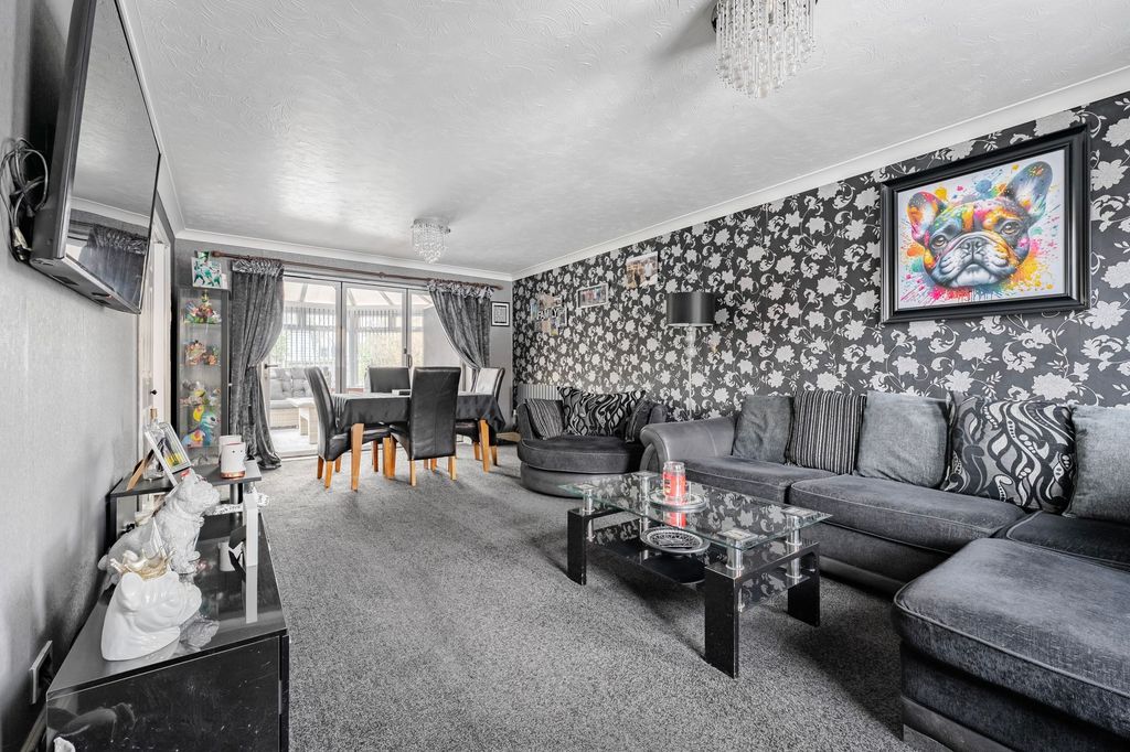 Property photo 3 of 30