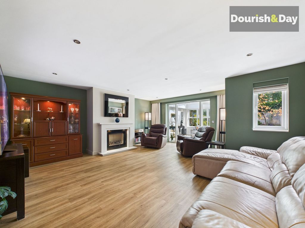 Property photo 2 of 54