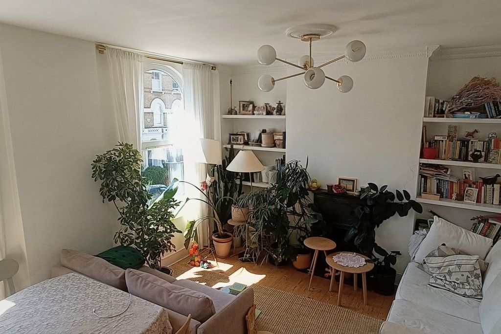 Property photo 2 of 6