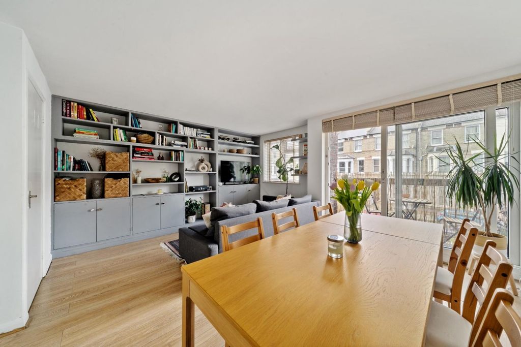 Property photo 2 of 8 Annandale Road 16 W4 Ph3.Jpg
