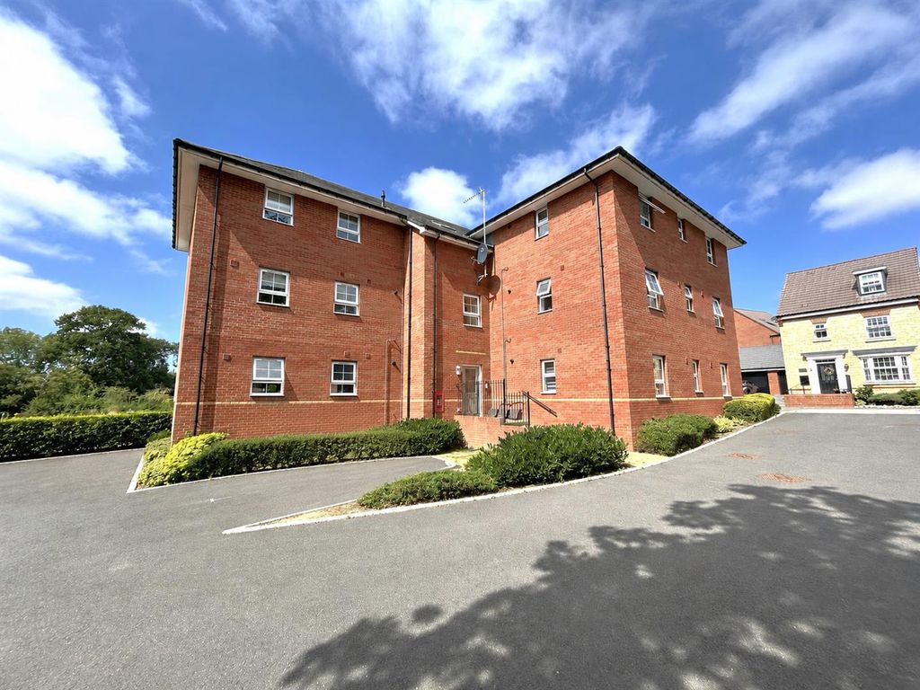 Property photo 1 of 13 794d30A6-822d-4B01-81Ad-2A8Af0F8A46F.Png