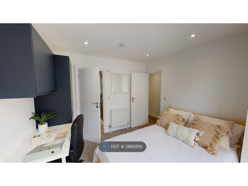 Property photo 3 of 12 Bedroom