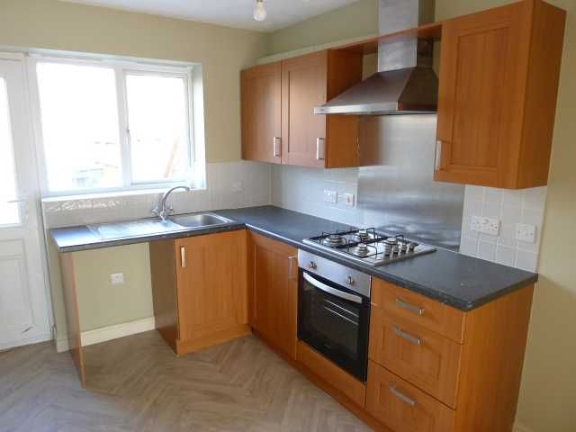 Property photo 3 of 8 Kitchen