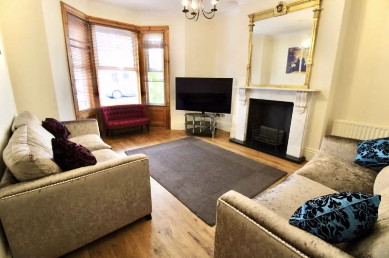 Property photo 3 of 12 Photo 7