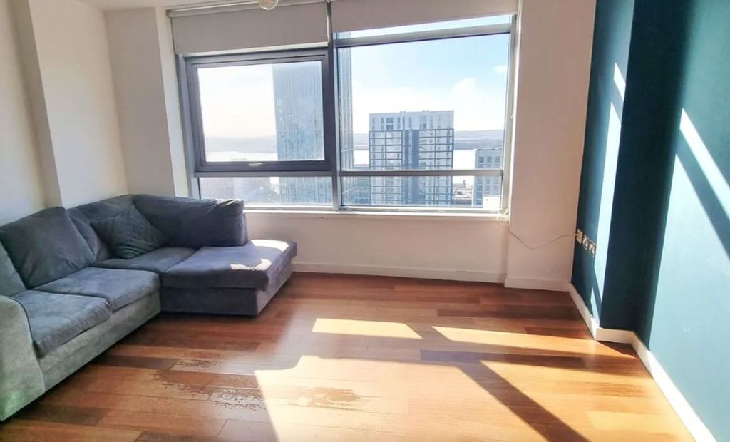 Property photo 1 of 9