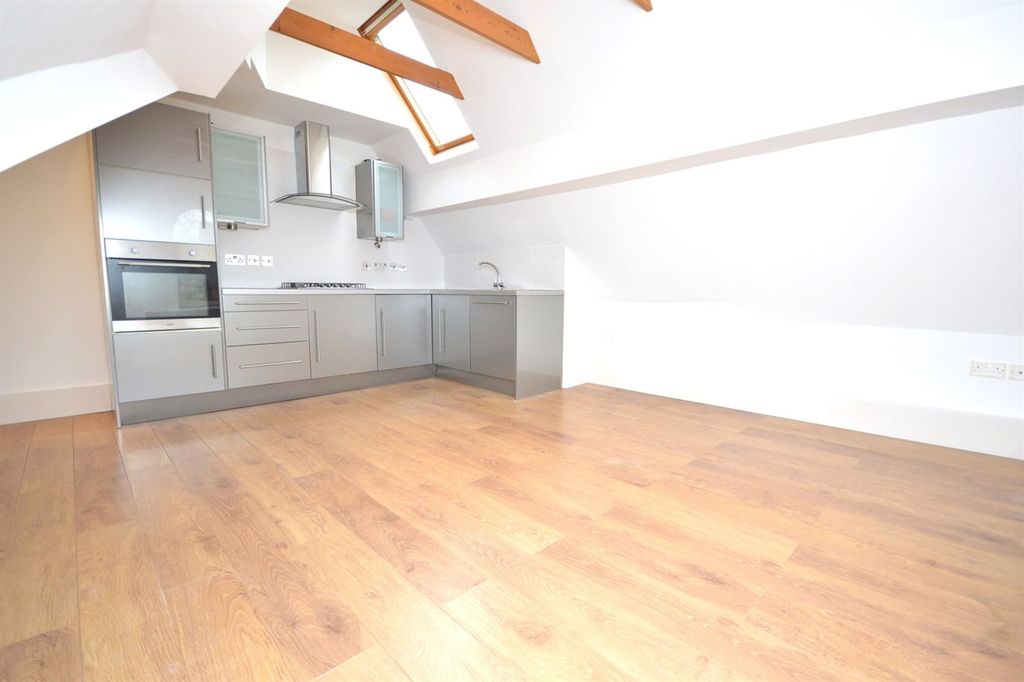 Property photo 2 of 10 Kitchen/Diner