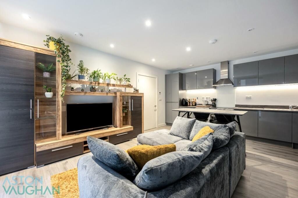 Property photo 2 of 17 4541261
