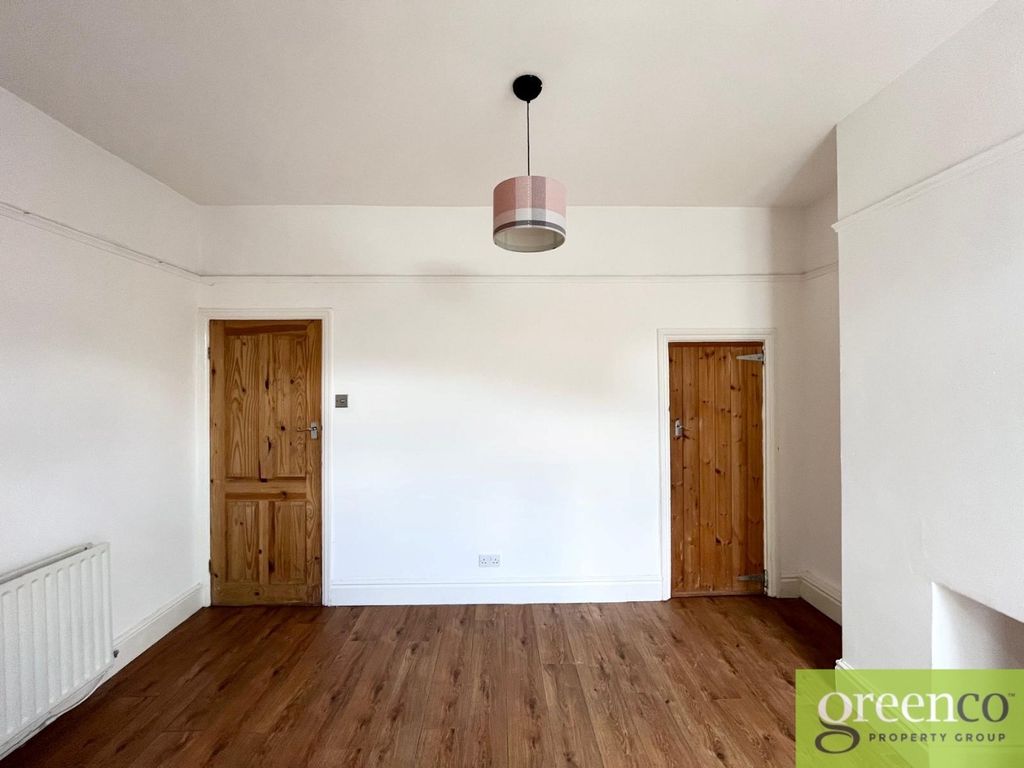 Property photo 3 of 32