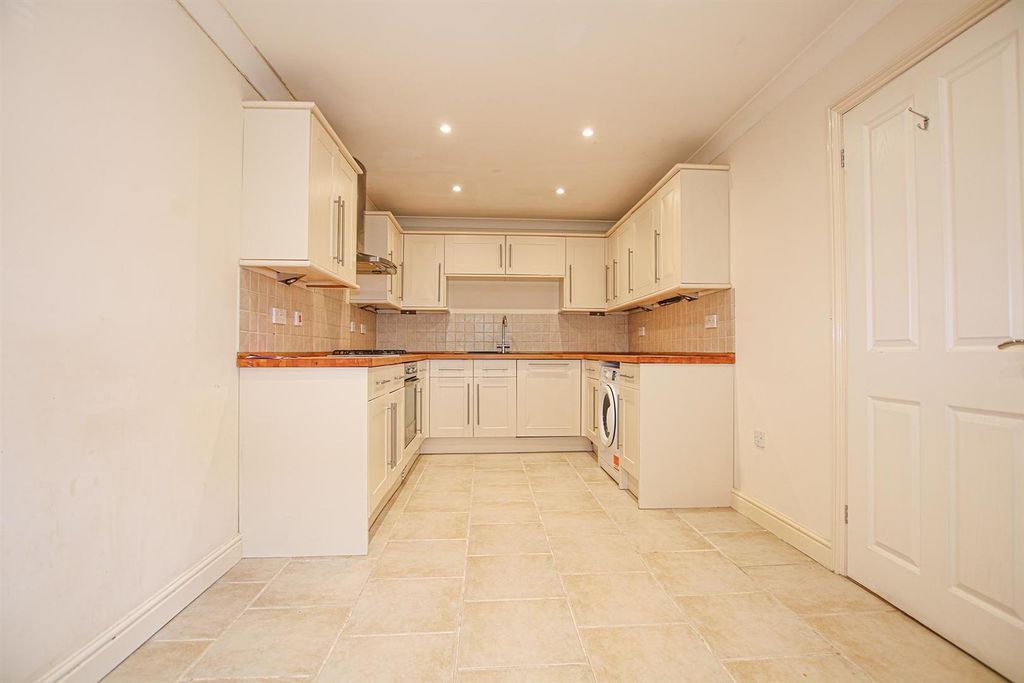 Property photo 3 of 11 Img_5499 Kitchen.Jpg