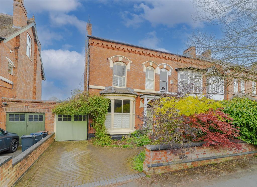 Property photo 1 of 31 Front