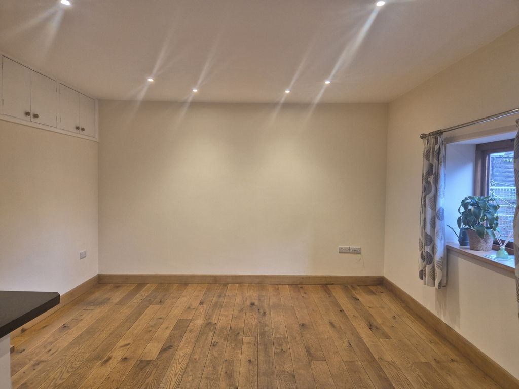 Property photo 2 of 8 20251216_142014