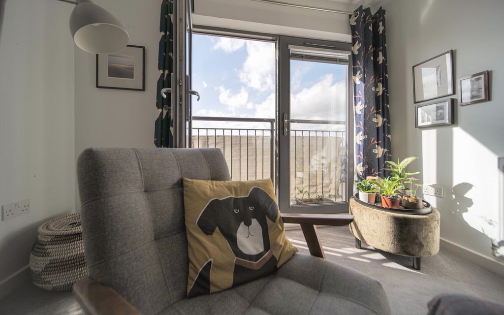 Property photo 2 of 9 Balcony