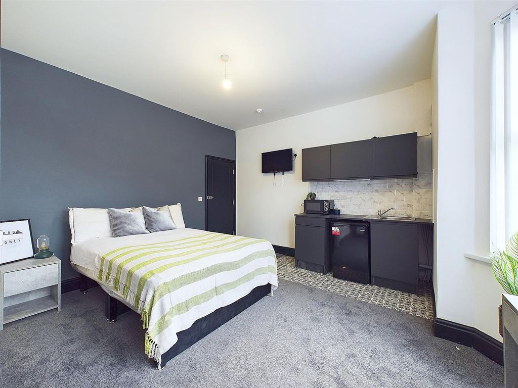 Property photo 2 of 9 Cam03736G0-Pr0029-Still002.Jpg