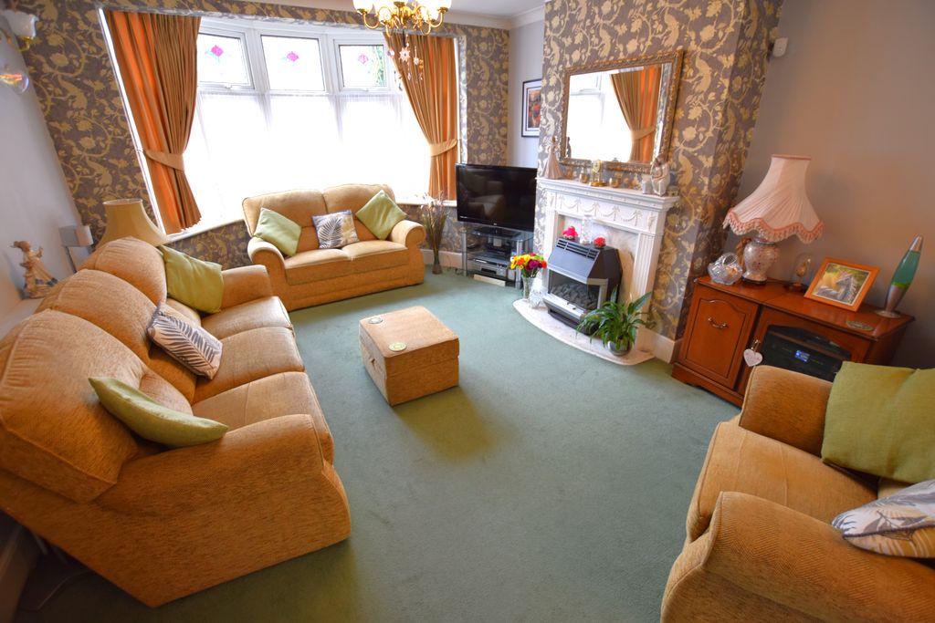 Property photo 3 of 14