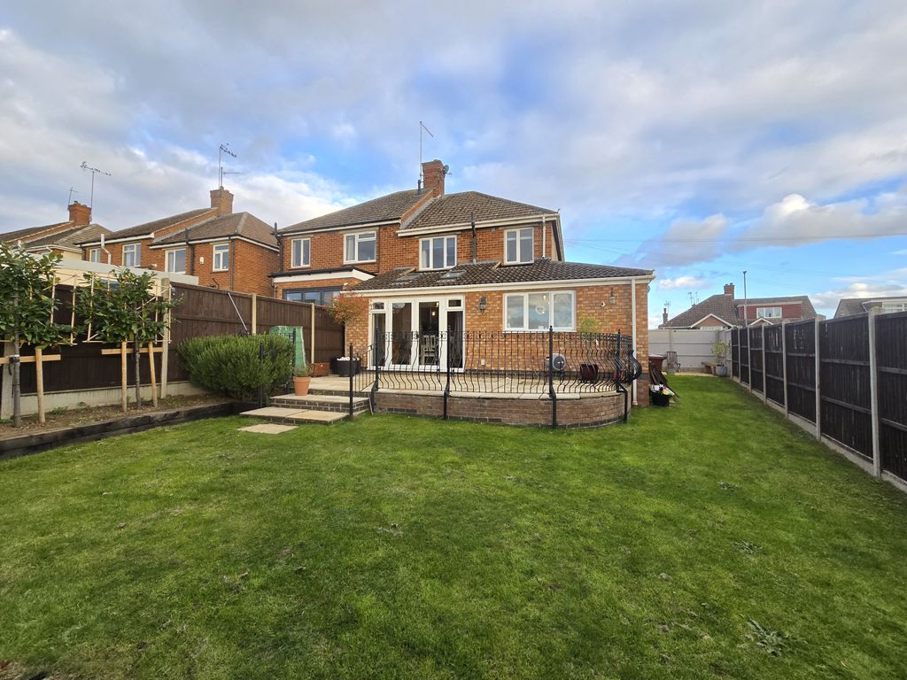 Property photo 3 of 21 Rear