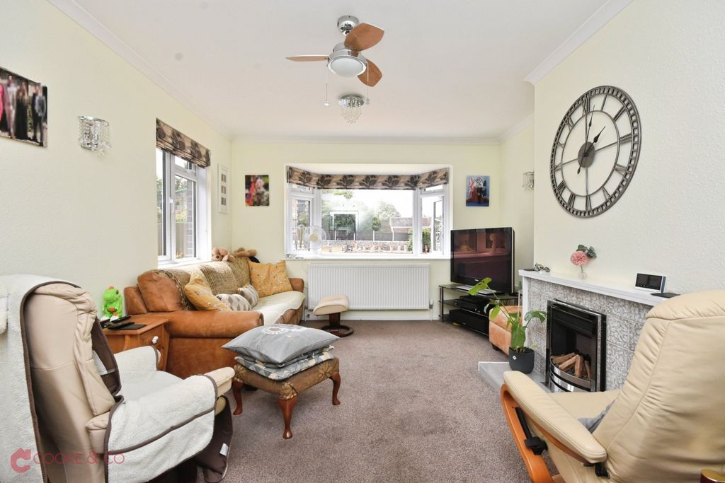 Property photo 3 of 19