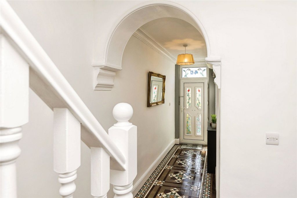 Property photo 3 of 25 Hallway