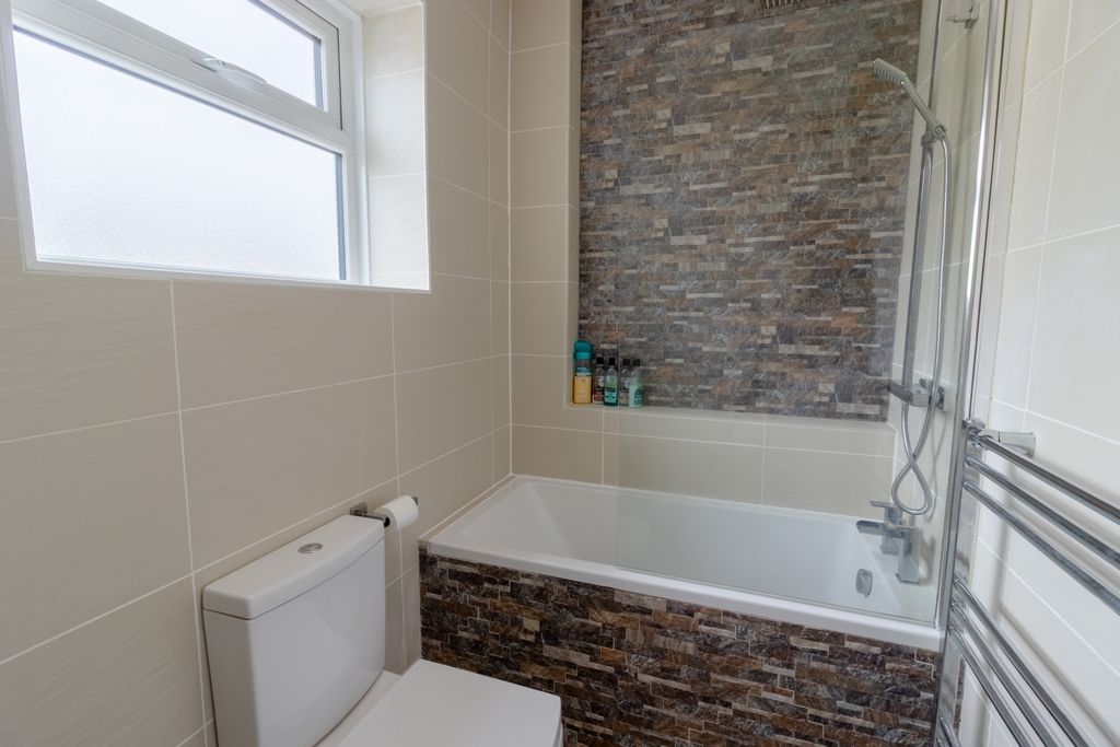 Property photo 2 of 26 Bathroom