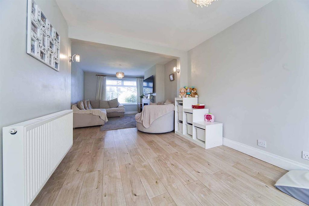 Property photo 3 of 21