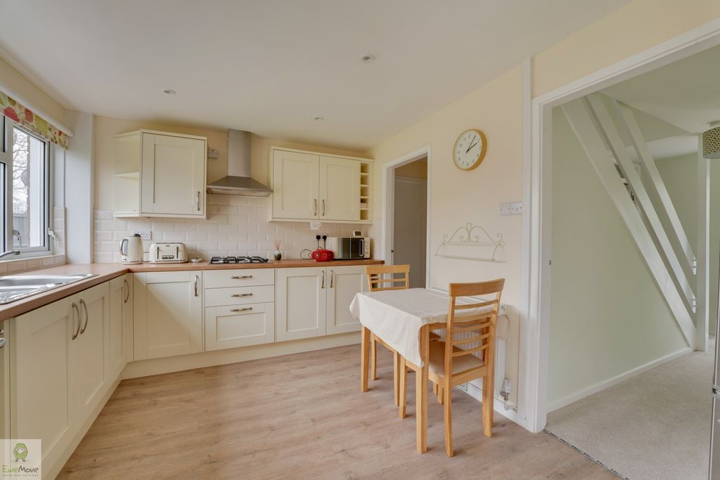 Property photo 3 of 12 Dsc01481-Dsc01485