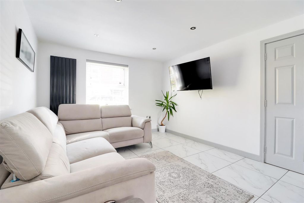 Property photo 3 of 21 Img_5597-Img_5599.Jpg