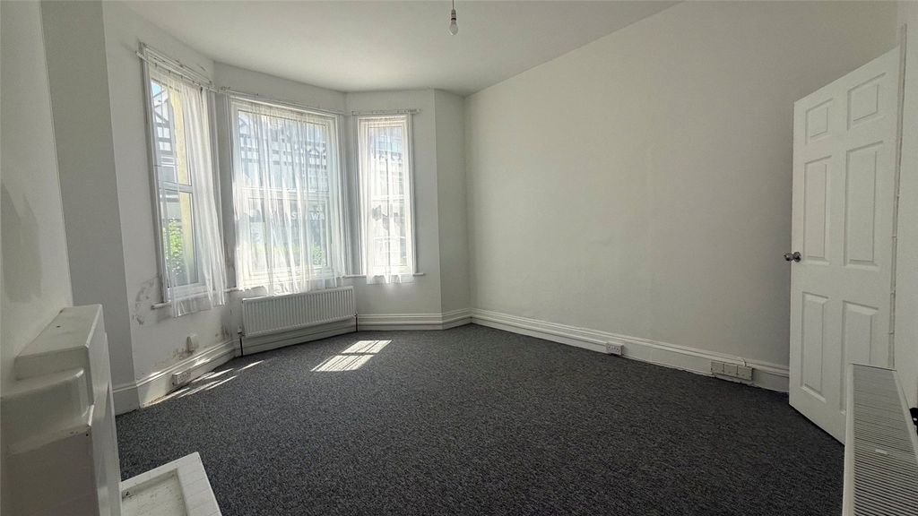 Property photo 3 of 11 Picture No. 13