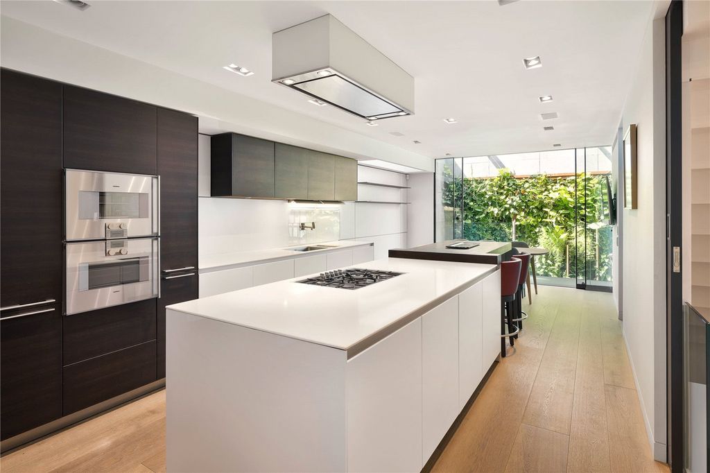 Property photo 2 of 17 Kitchen