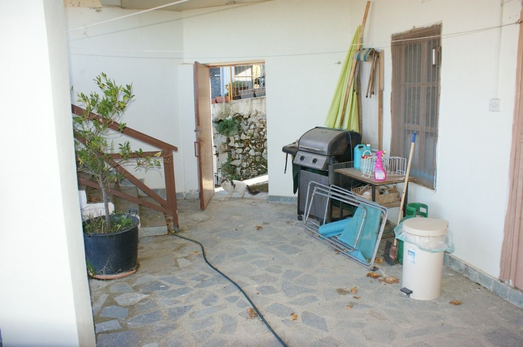 Property photo 3 of 27