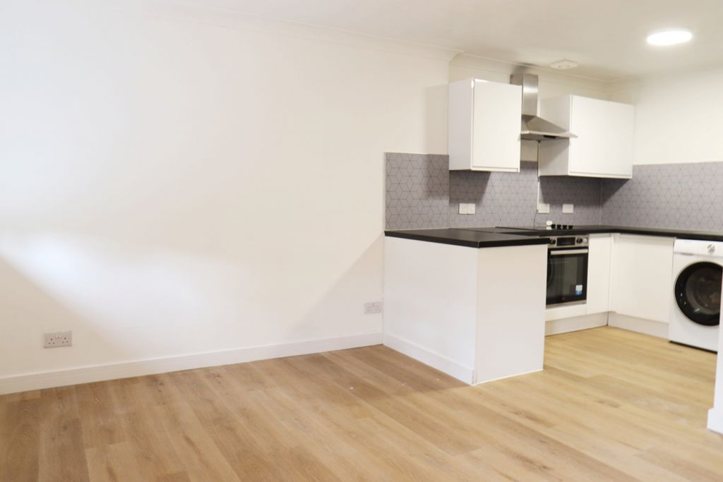 Property photo 2 of 11 Gallery