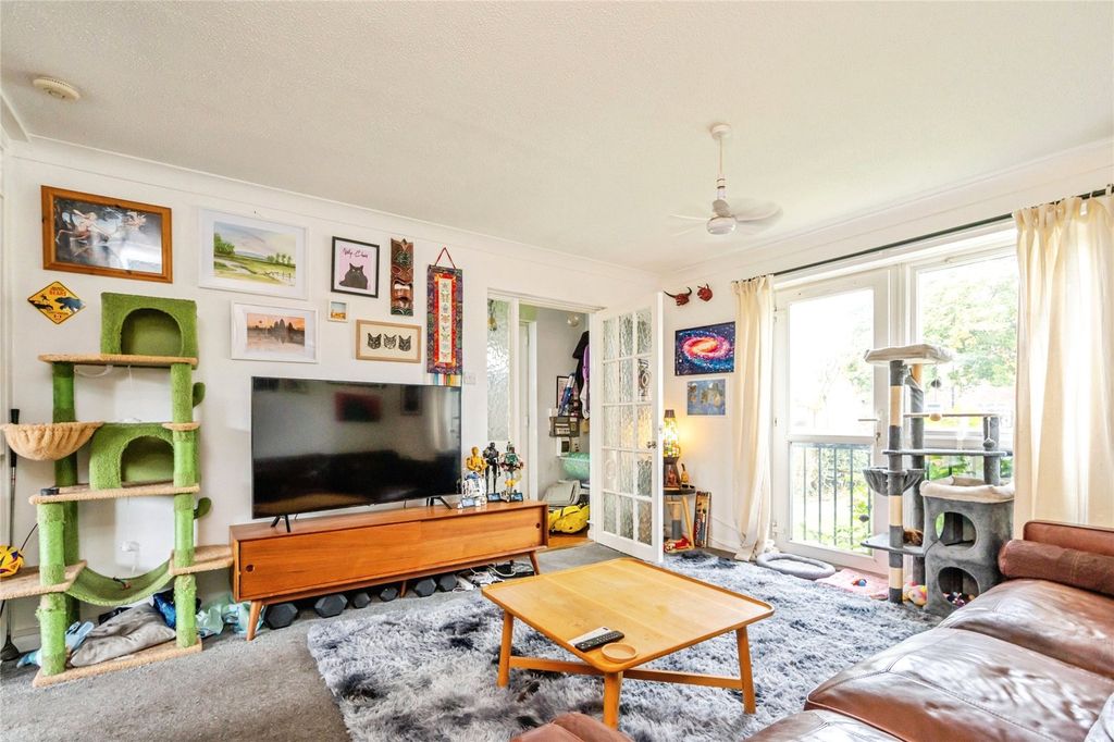 Property photo 2 of 15 Picture No. 17