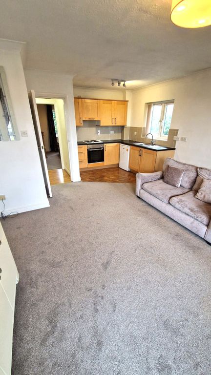 Property photo 3 of 6