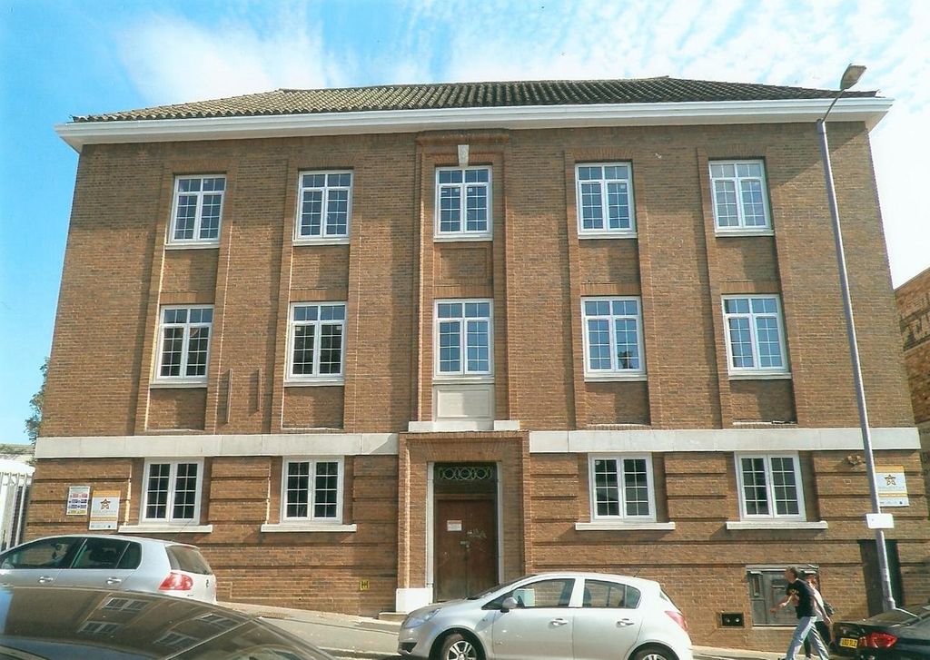 Property photo 1 of 6