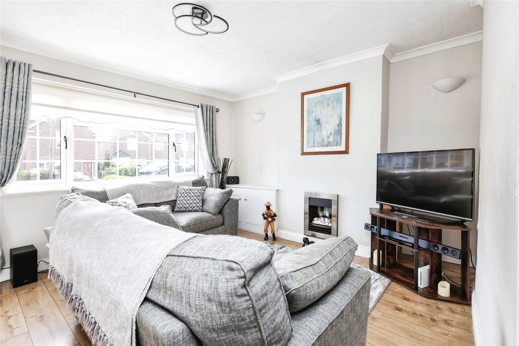 Property photo 2 of 21 Picture No. 14