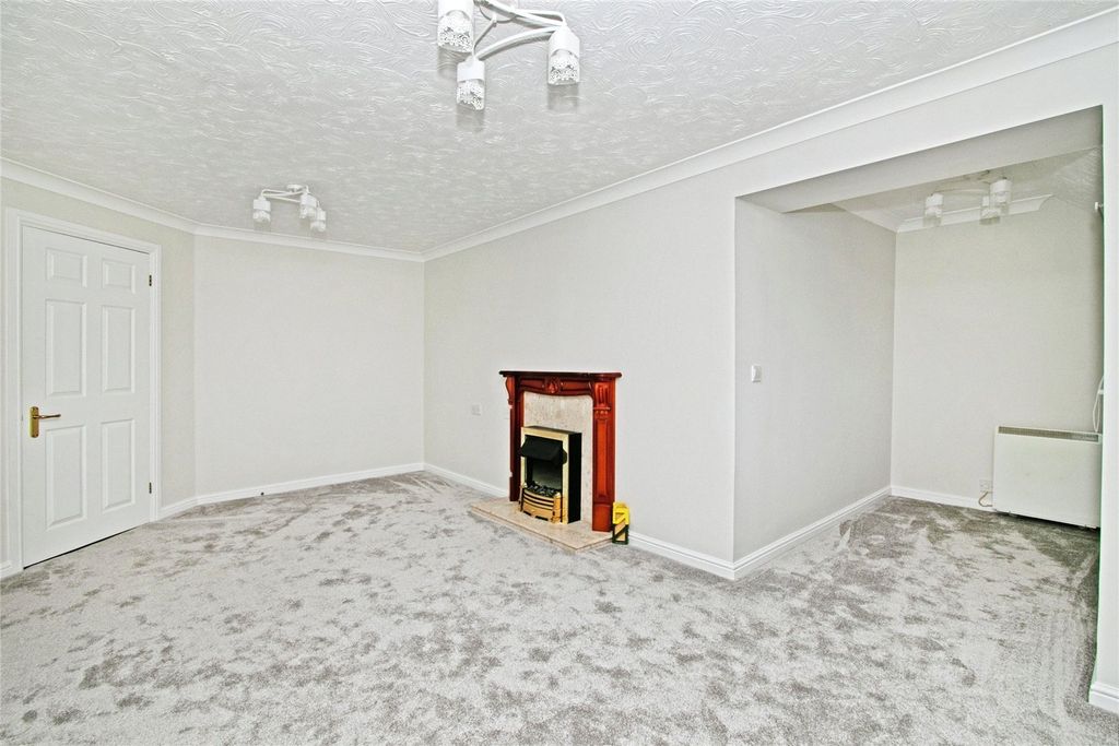 Property photo 2 of 10 Lounge