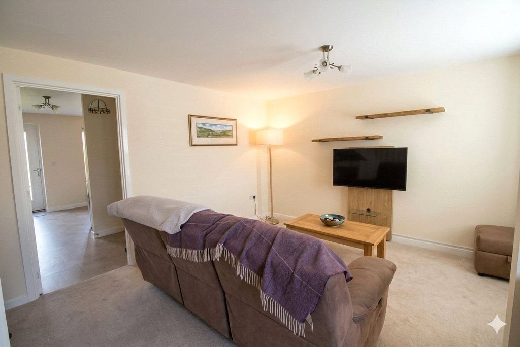 Property photo 3 of 11 Picture No. 21