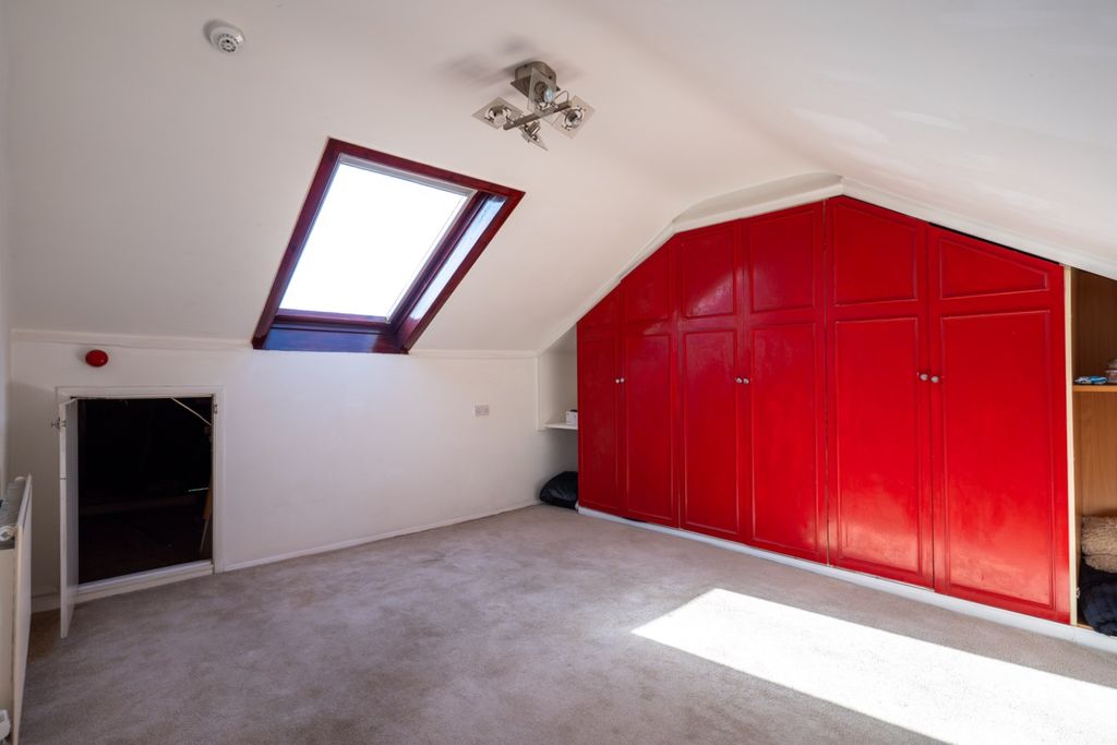 Property photo 2 of 11 4561283