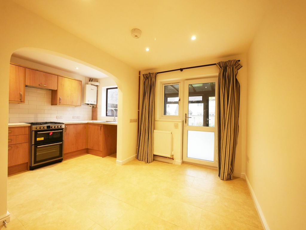 Property photo 3 of 10 Kitchen Diner.