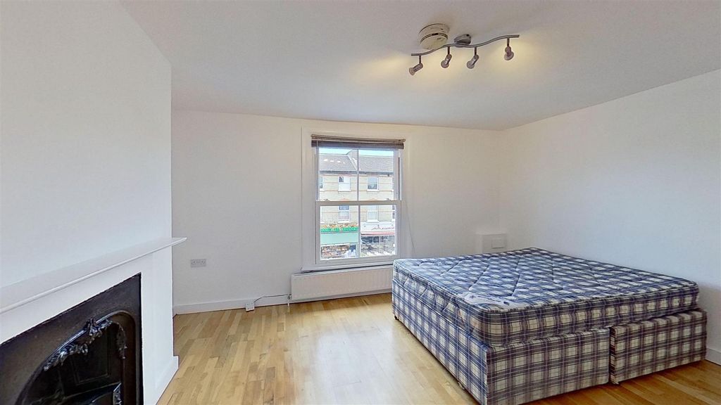 Property photo 2 of 10 Ewell-Road-Surbiton-Kt6-06212024_080046.Jpg