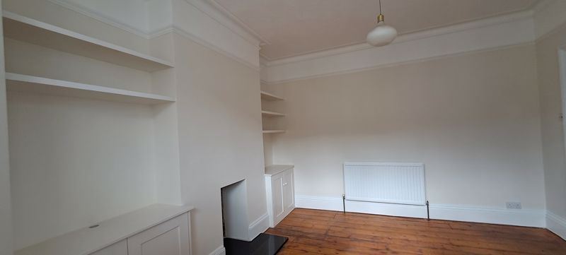 Property photo 2 of 13 Lounge