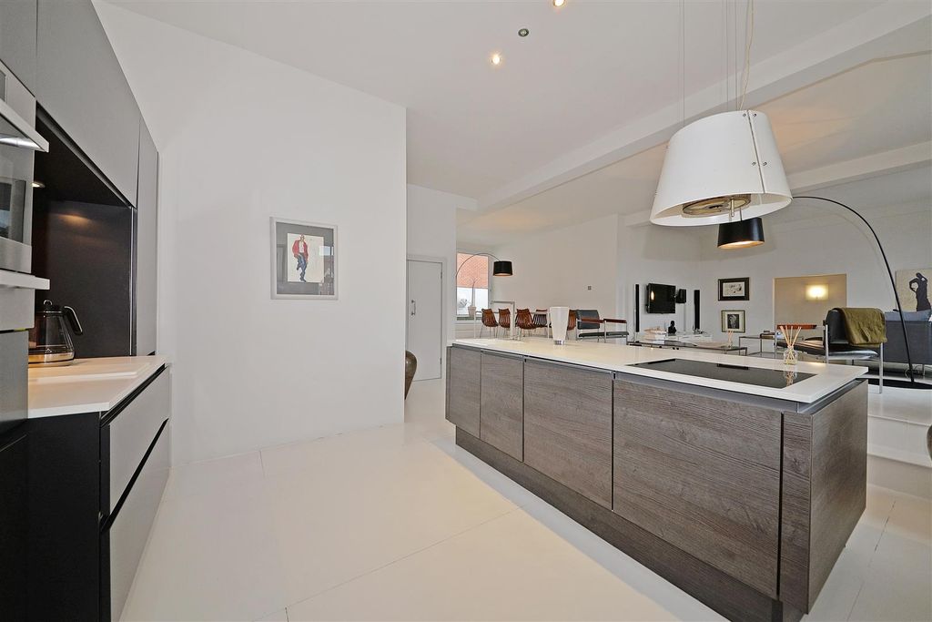 Property photo 3 of 21 Apt 1 3-4 James Street - Kitliv2.Jpg